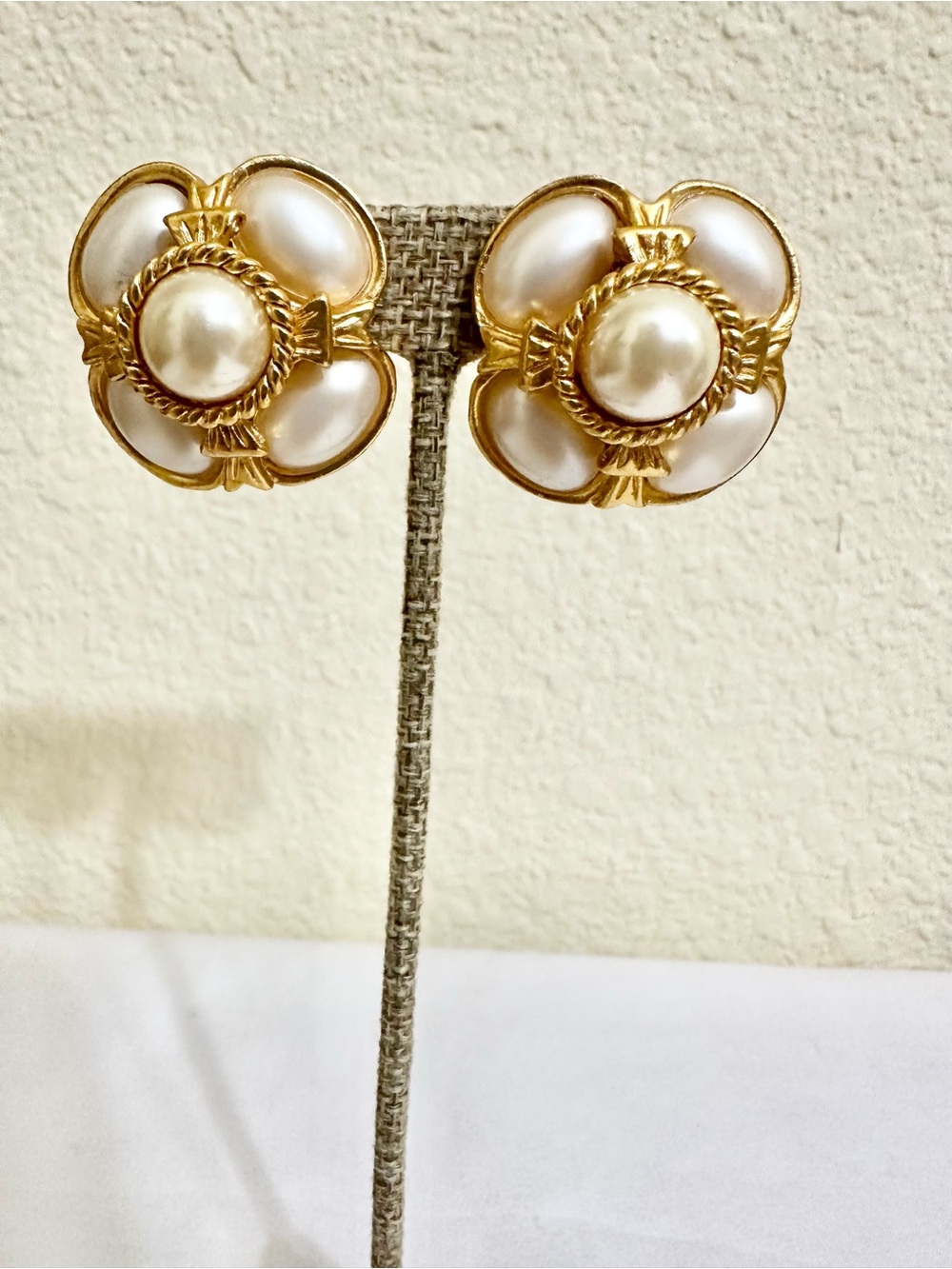 Vintage Classic Gold Plated Pearl Flower Clip-On Earrings